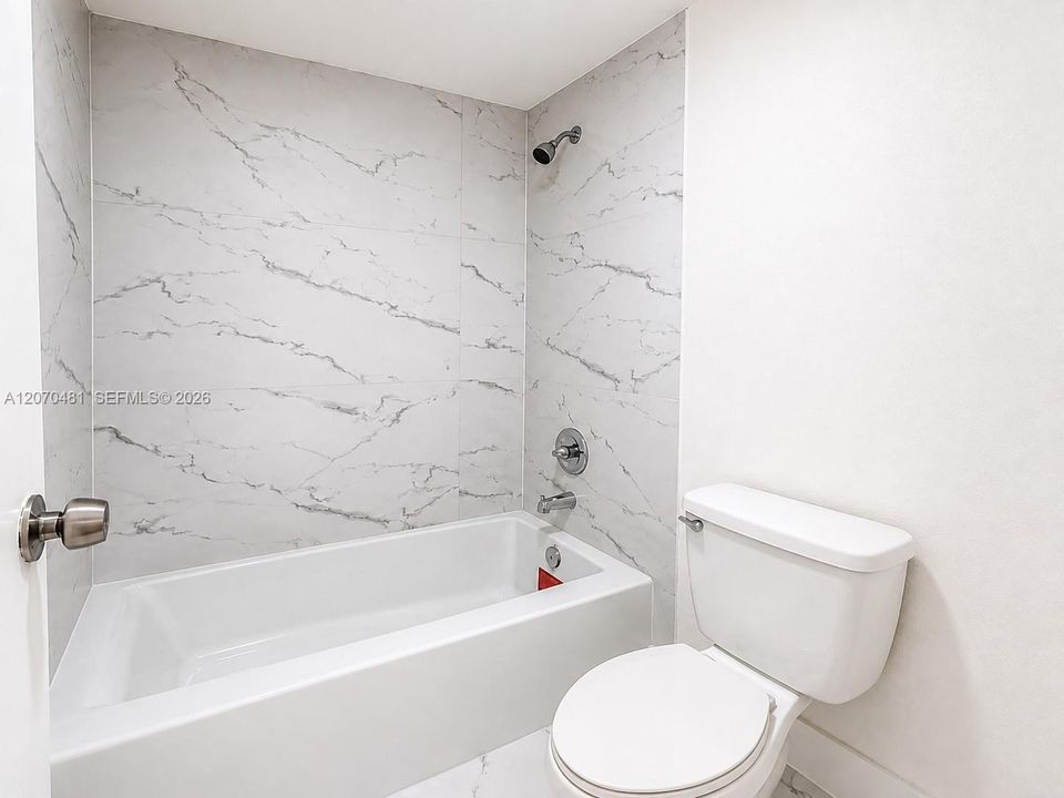 В аренду: $1,550 (2 спален, 2 ванн, 950 Квадратных фут)