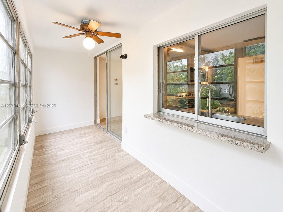 В аренду: $1,550 (2 спален, 2 ванн, 950 Квадратных фут)