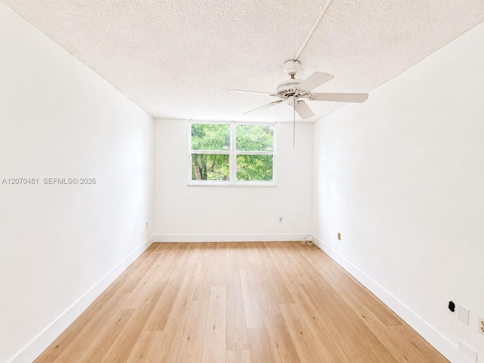 В аренду: $1,550 (2 спален, 2 ванн, 950 Квадратных фут)