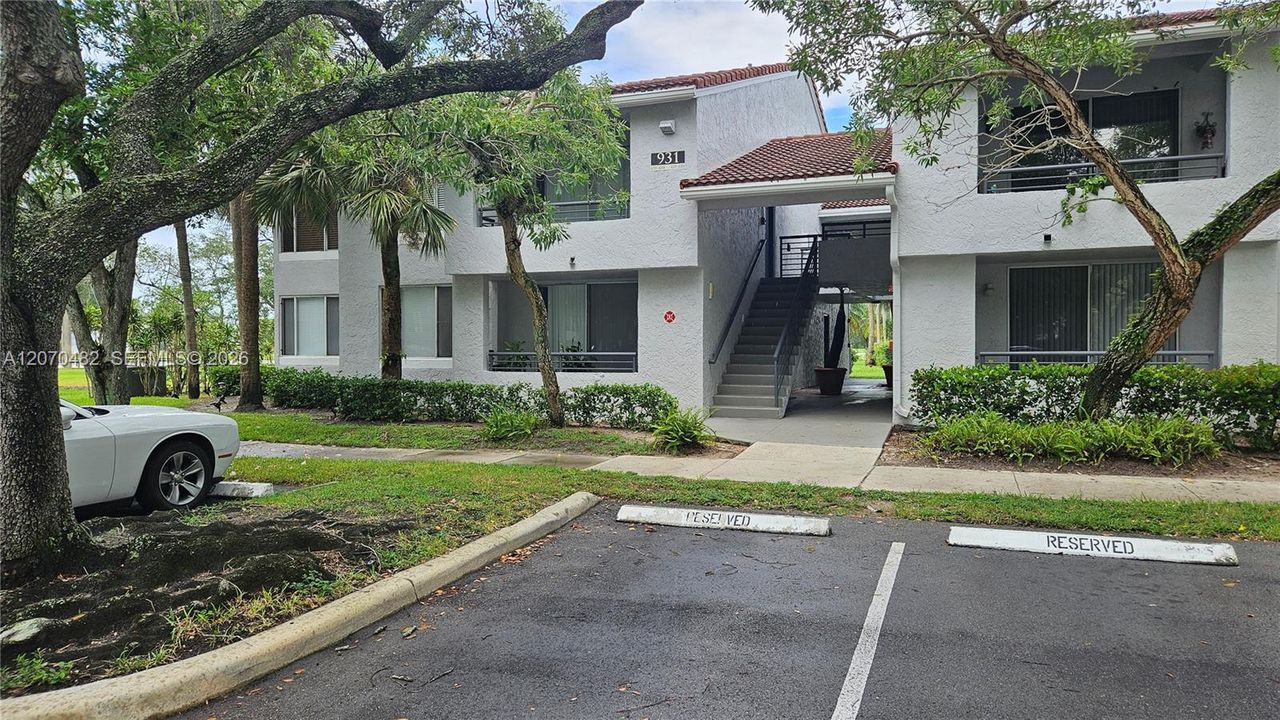 For Sale: $235,000 (2 beds, 1 baths, 920 Square Feet)