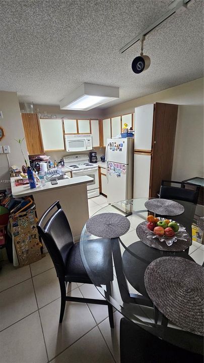 For Sale: $235,000 (2 beds, 1 baths, 920 Square Feet)