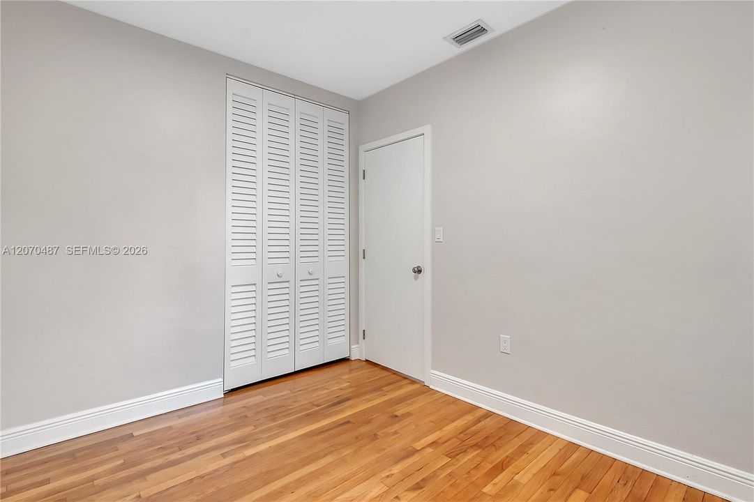 For Rent: $3,200 (2 beds, 1 baths, 750 Square Feet)