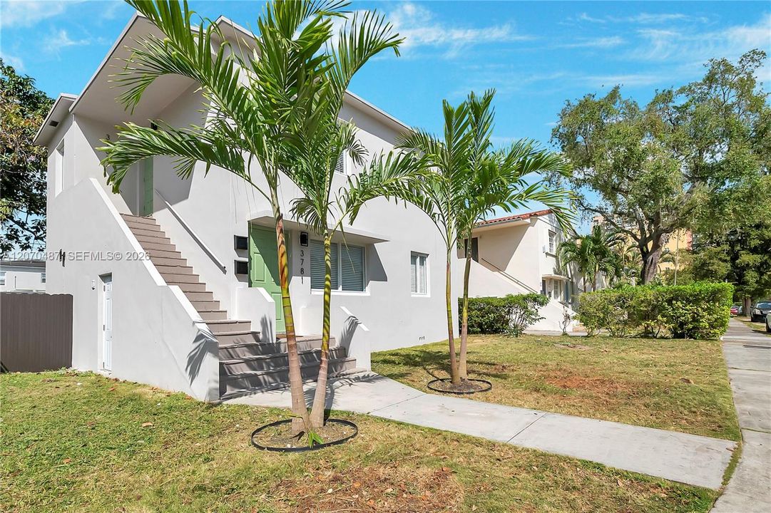 For Rent: $3,200 (2 beds, 1 baths, 750 Square Feet)