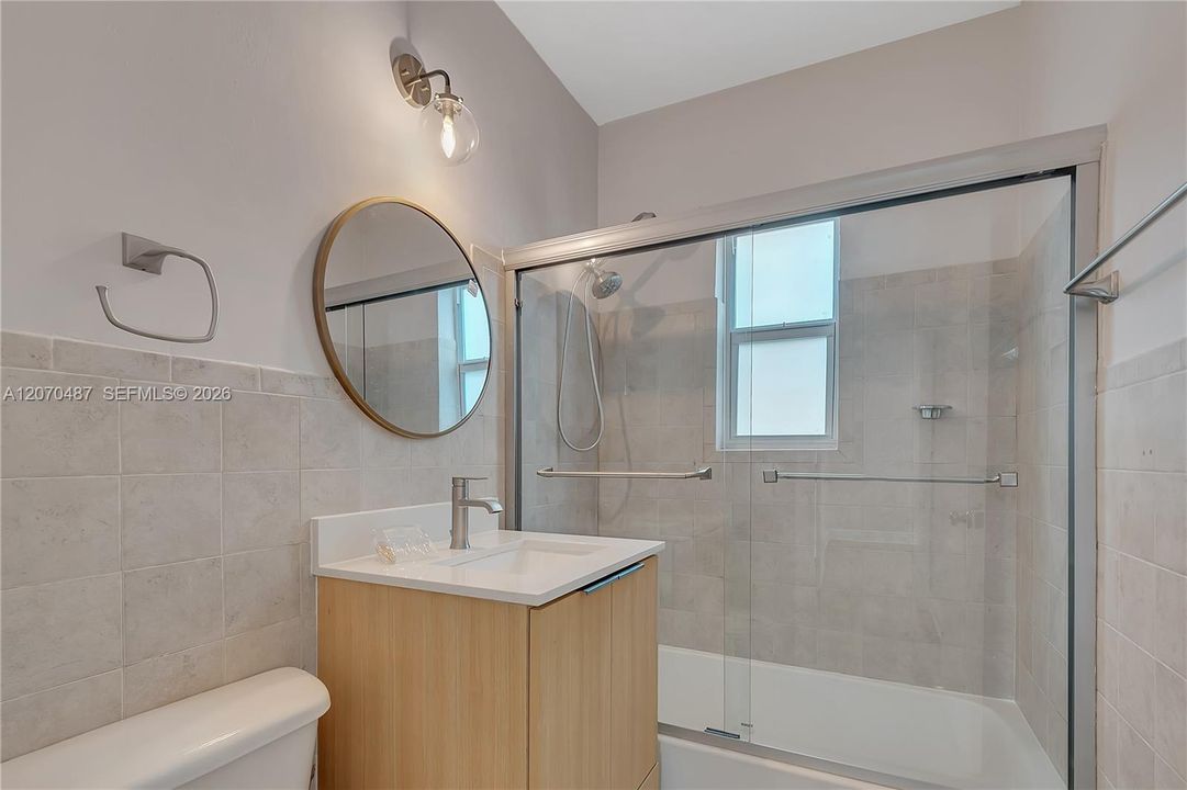 For Rent: $3,200 (2 beds, 1 baths, 750 Square Feet)