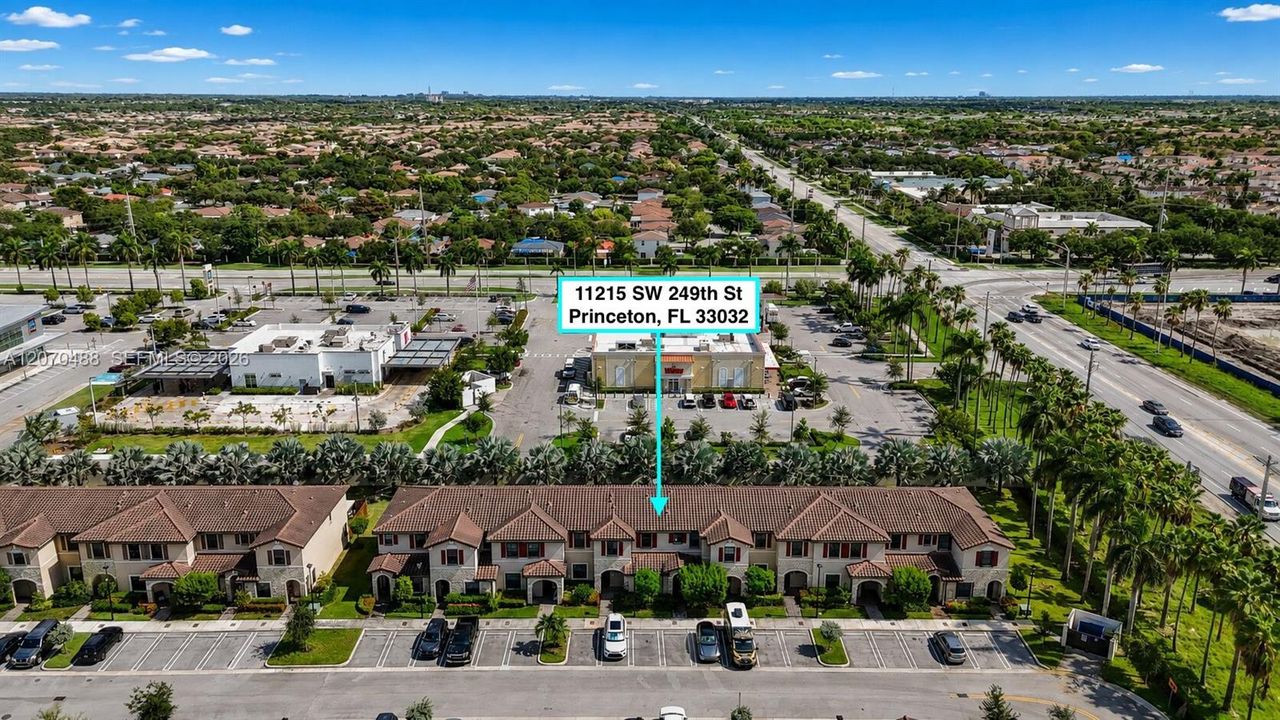 For Sale: $399,999 (3 beds, 3 baths, 1326 Square Feet)