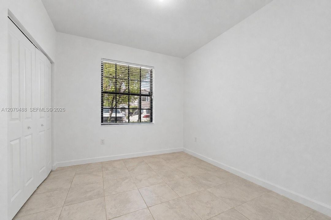 For Sale: $399,999 (3 beds, 3 baths, 1326 Square Feet)