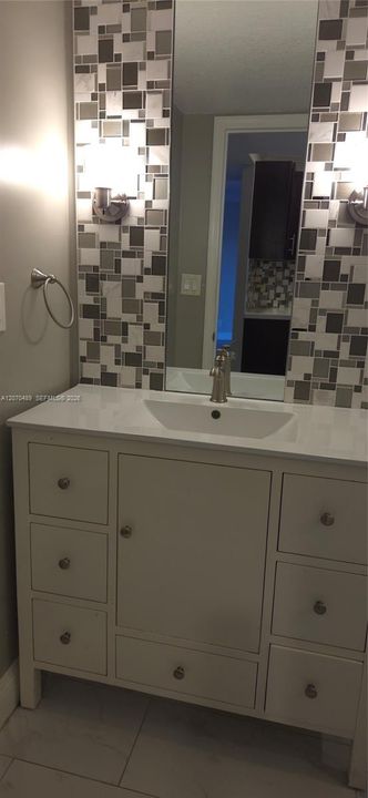 En Venta: $169,000 (2 camas, 2 baños, 1110 Pies cuadrados)