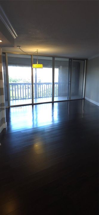 En Venta: $169,000 (2 camas, 2 baños, 1110 Pies cuadrados)