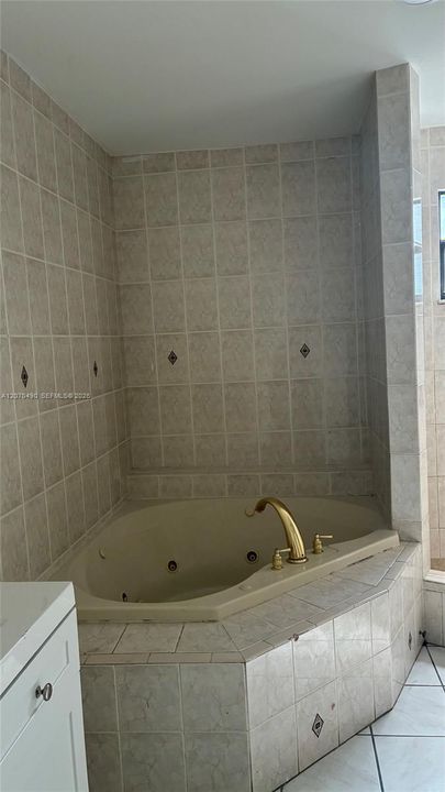 For Sale: $549,900 (4 beds, 3 baths, 1908 Square Feet)