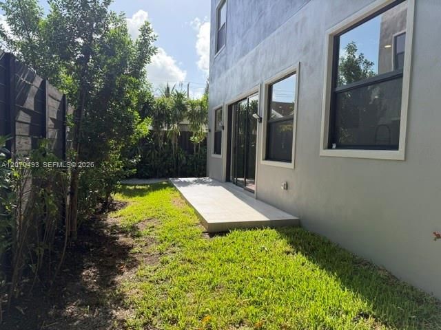For Sale: $1,583,000 (5 beds, 5 baths, 2600 Square Feet)