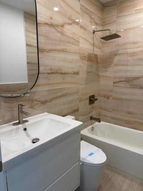 For Sale: $1,583,000 (5 beds, 5 baths, 2600 Square Feet)