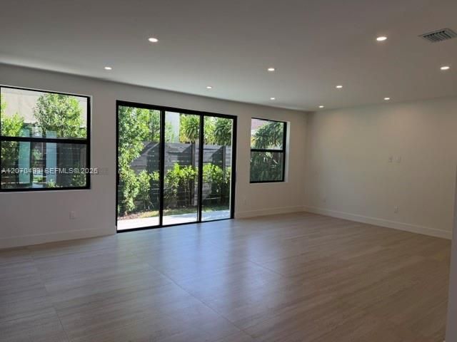 For Sale: $1,583,000 (5 beds, 5 baths, 2600 Square Feet)
