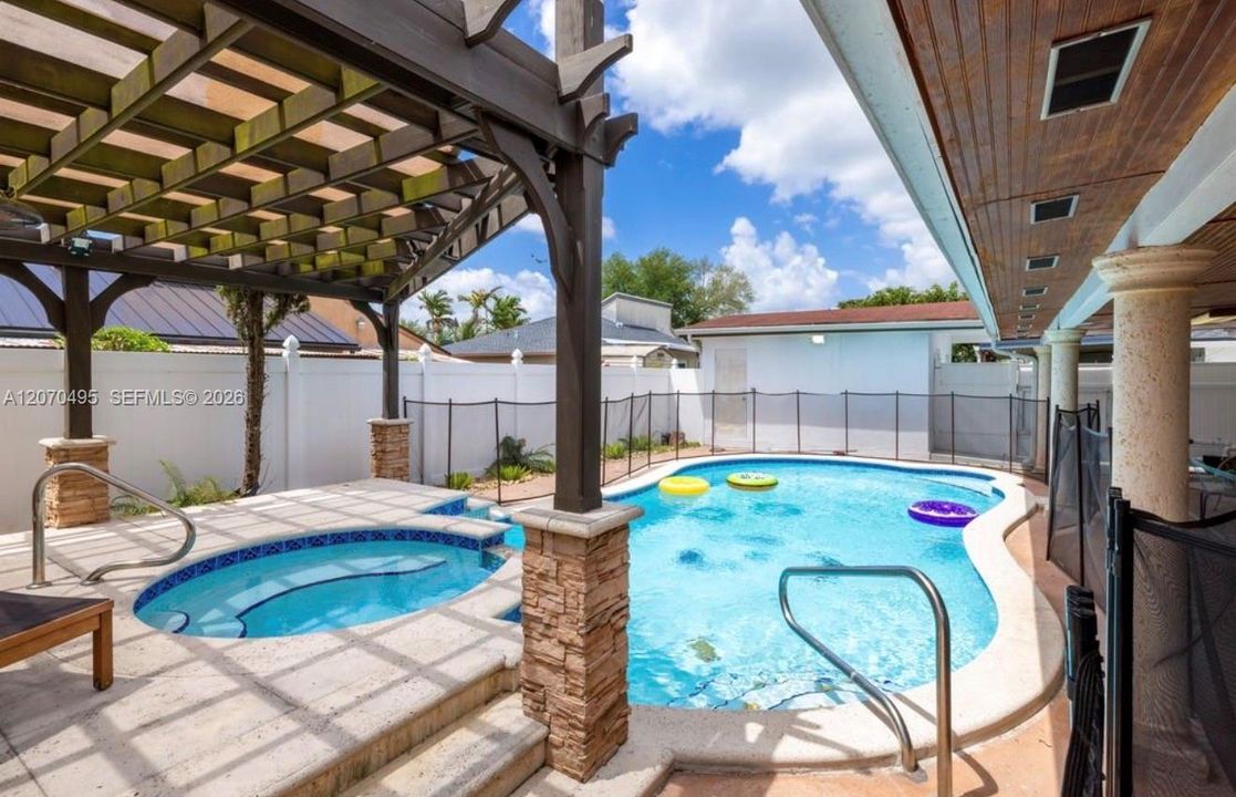 For Rent: $5,000 (3 beds, 2 baths, 1350 Square Feet)
