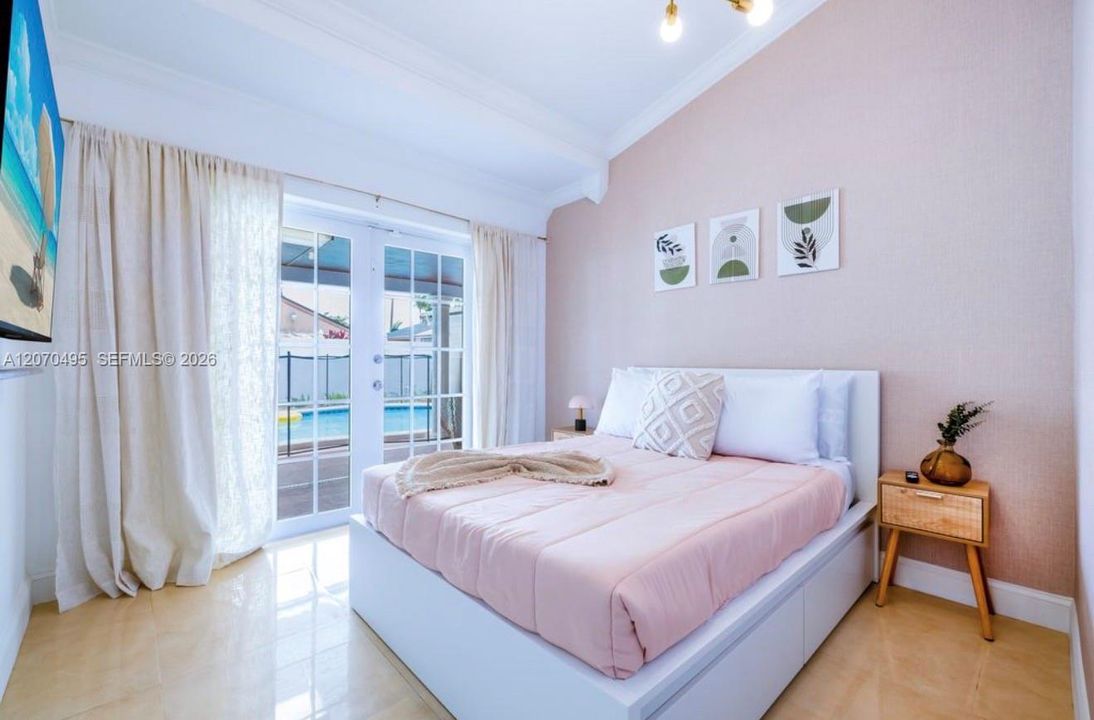 For Rent: $5,000 (3 beds, 2 baths, 1350 Square Feet)