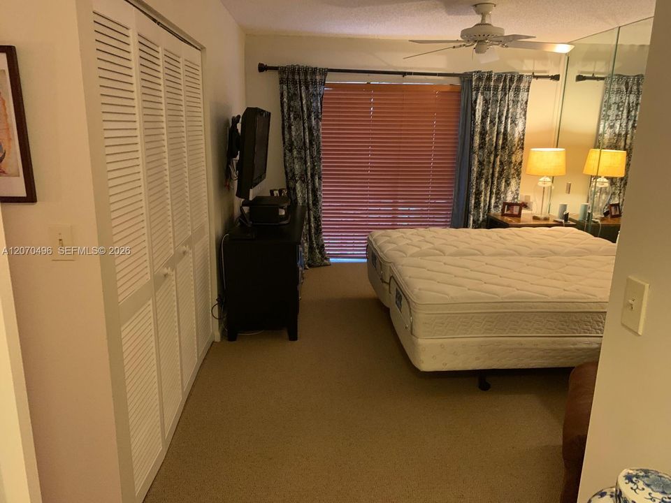For Rent: $4,100 (4 beds, 2 baths, 1712 Square Feet)