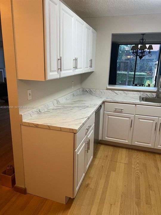 For Rent: $4,100 (4 beds, 2 baths, 1712 Square Feet)