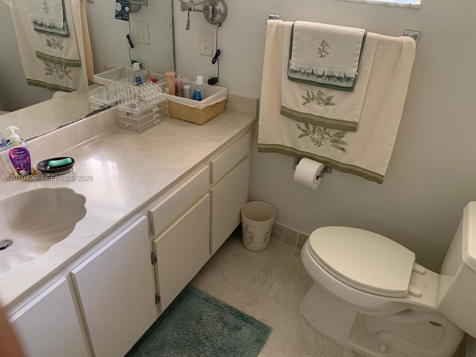 For Rent: $4,100 (4 beds, 2 baths, 1712 Square Feet)