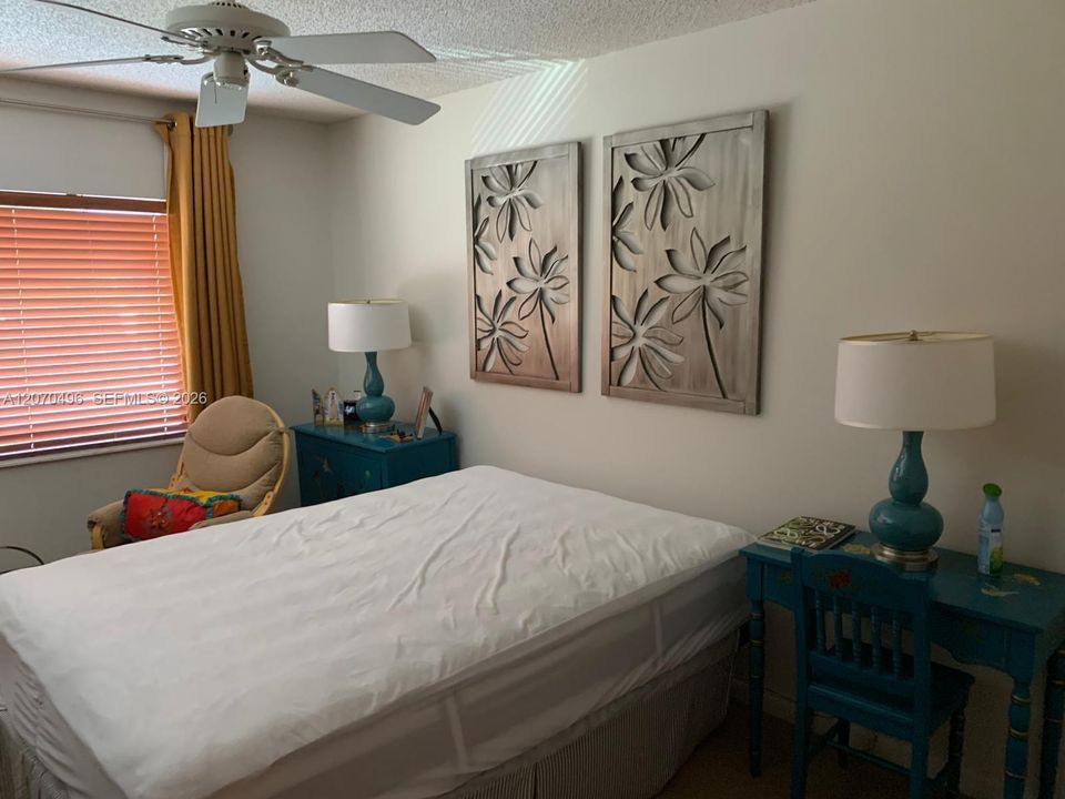 For Rent: $4,100 (4 beds, 2 baths, 1712 Square Feet)