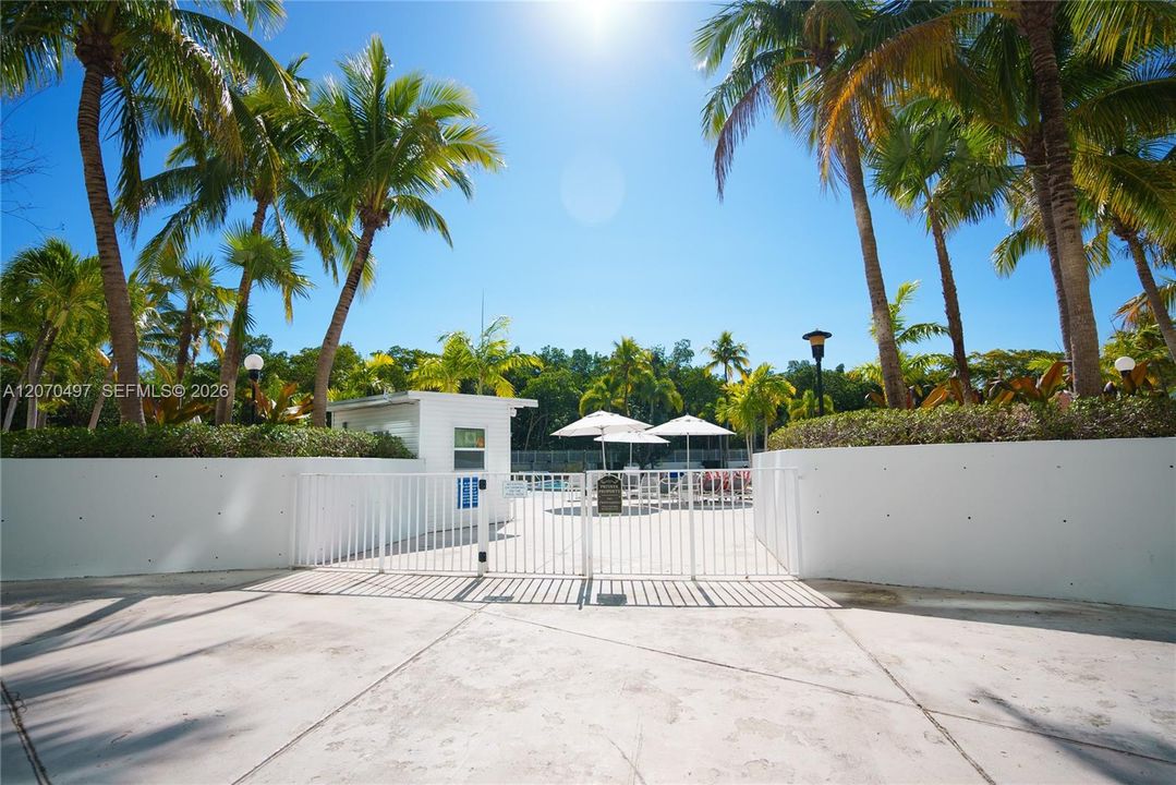 For Sale: $768,000 (2 beds, 2 baths, 1521 Square Feet)