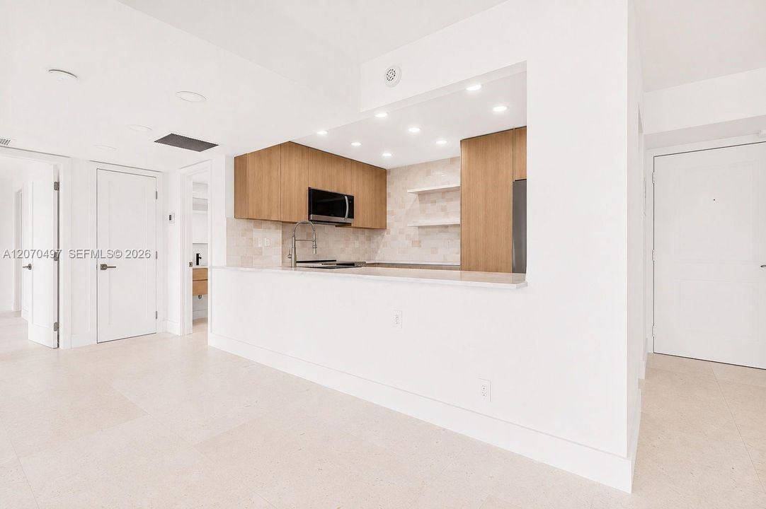 For Sale: $768,000 (2 beds, 2 baths, 1521 Square Feet)