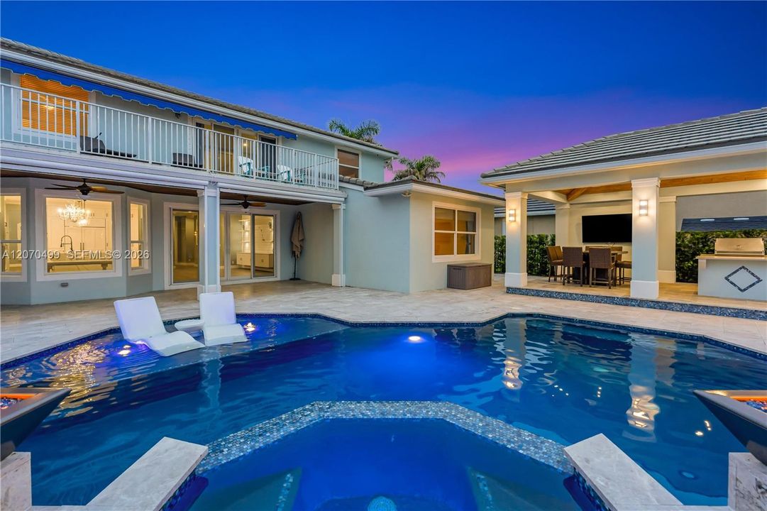 En Venta: $2,600,000 (5 camas, 4 baños, 3944 Pies cuadrados)