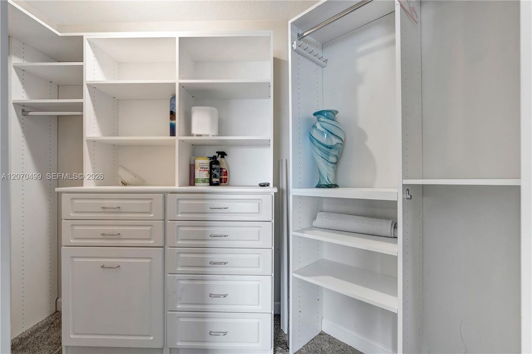 En Venta: $2,600,000 (5 camas, 4 baños, 3944 Pies cuadrados)