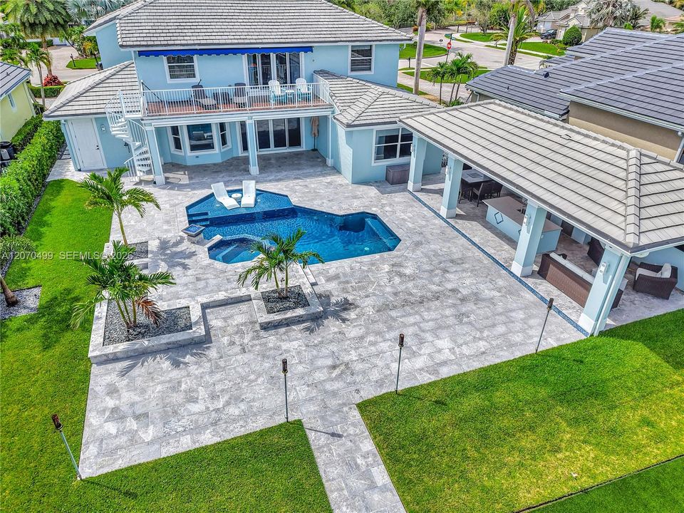 En Venta: $2,600,000 (5 camas, 4 baños, 3944 Pies cuadrados)