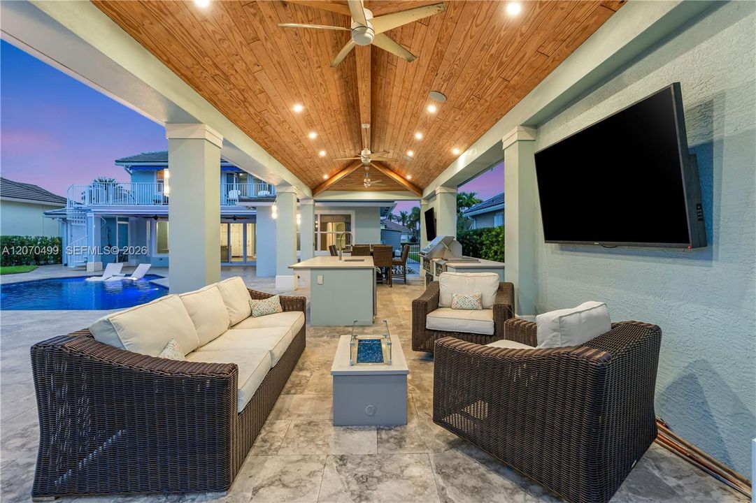 En Venta: $2,600,000 (5 camas, 4 baños, 3944 Pies cuadrados)