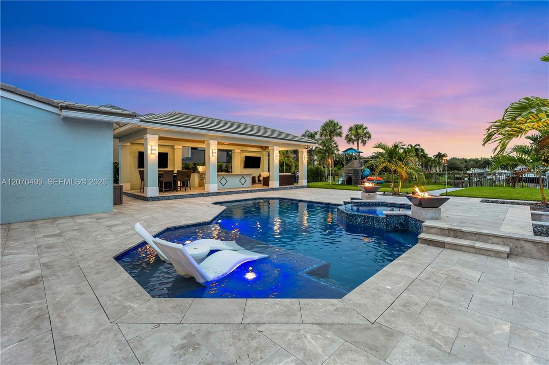 En Venta: $2,600,000 (5 camas, 4 baños, 3944 Pies cuadrados)