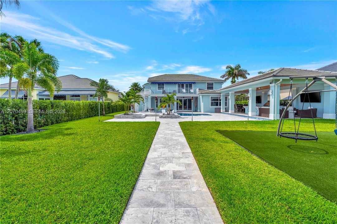 En Venta: $2,600,000 (5 camas, 4 baños, 3944 Pies cuadrados)