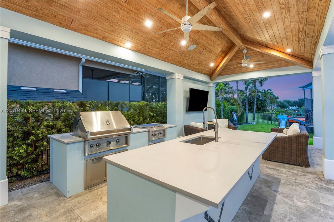 En Venta: $2,600,000 (5 camas, 4 baños, 3944 Pies cuadrados)