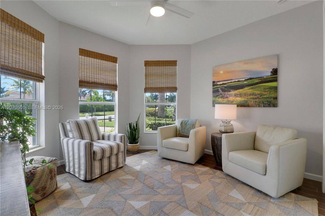 4th Bedroom/ Office/ Sitting Room