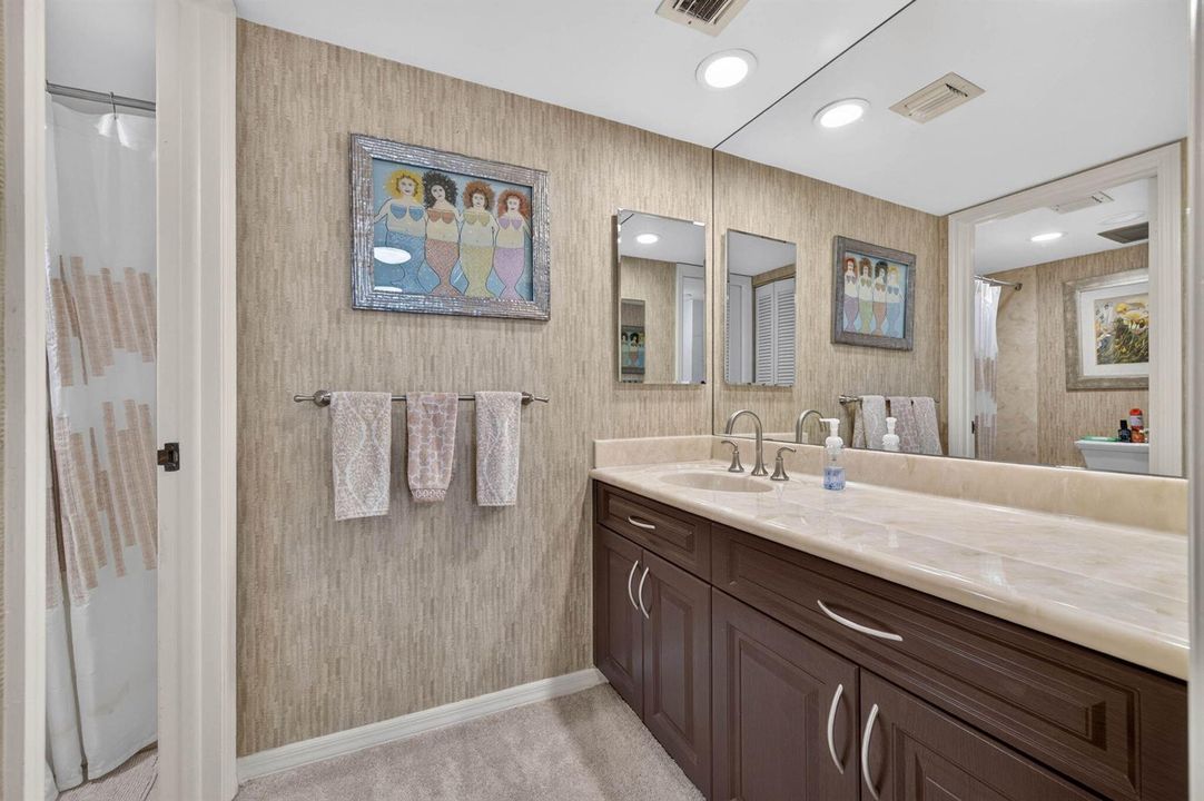 Guest Suite 2 Bath