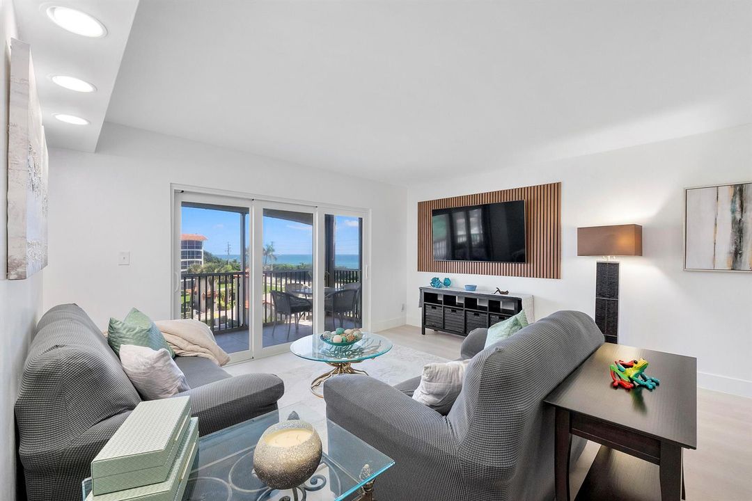 2871 N Ocean Blvd u406_042