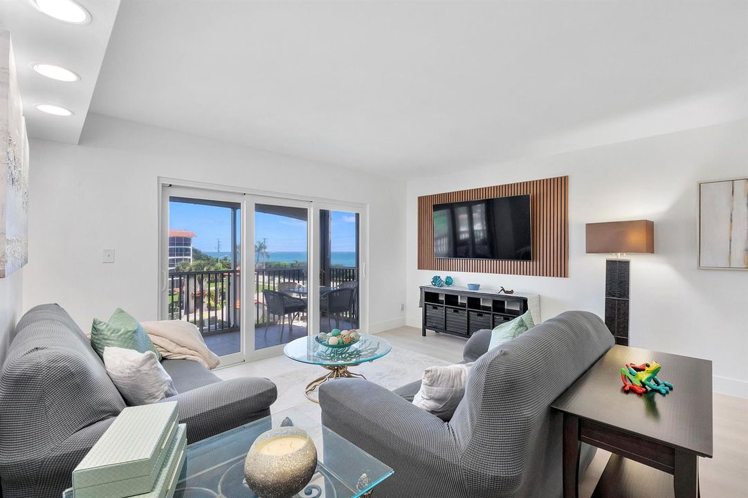 2871 N Ocean Blvd u406_041