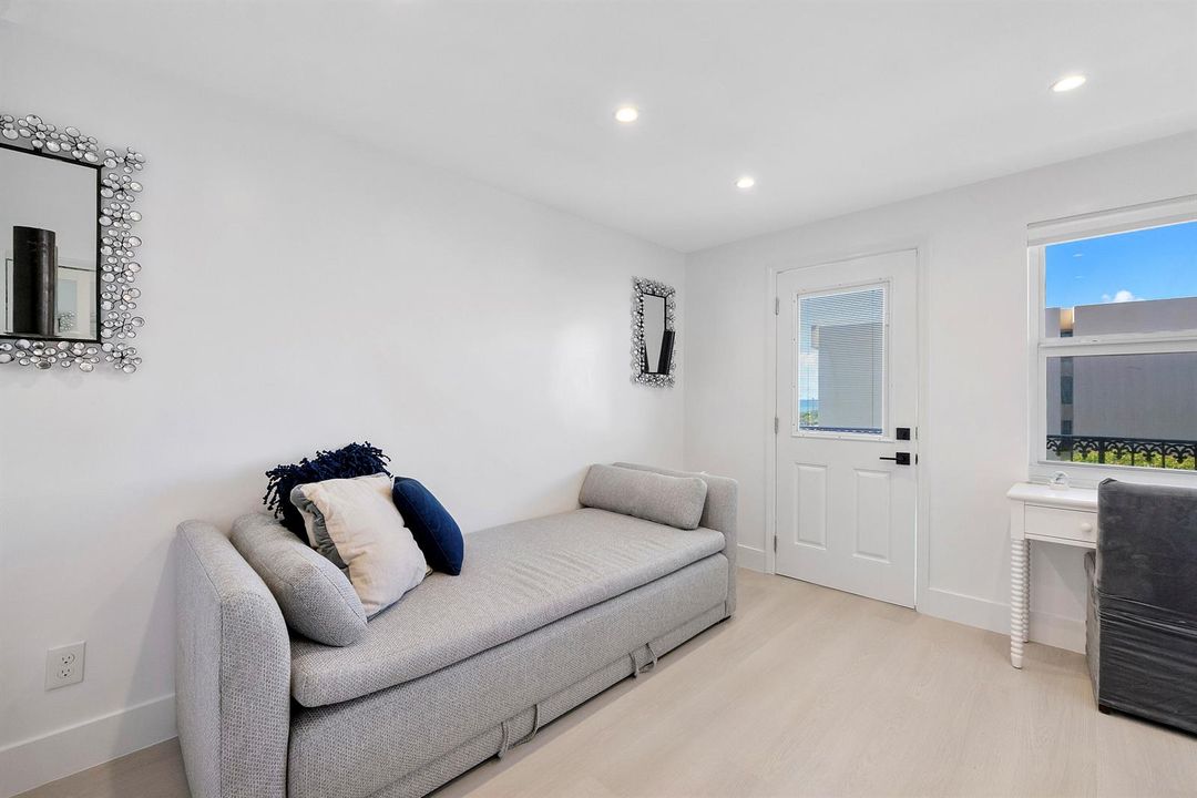 2871 N Ocean Blvd u406_023