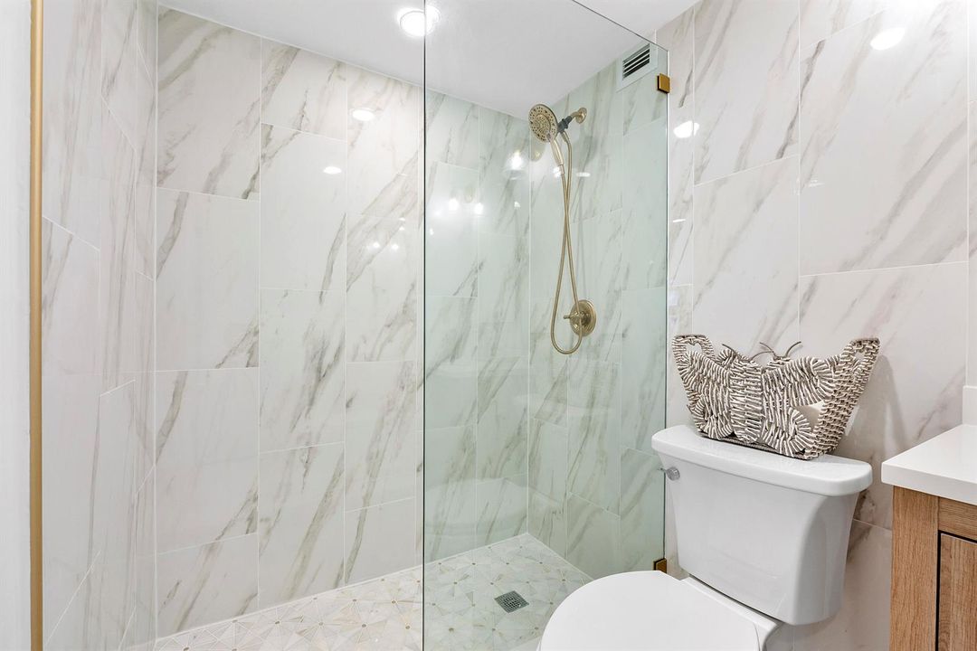 2871 N Ocean Blvd u406_028