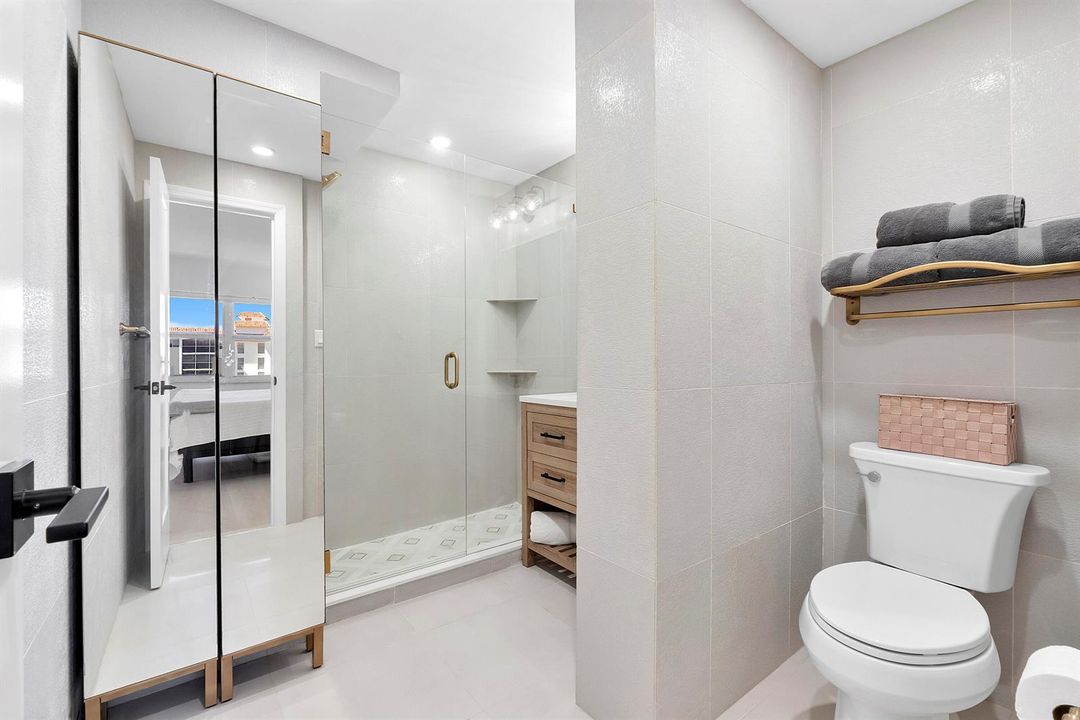 2871 N Ocean Blvd u406_032
