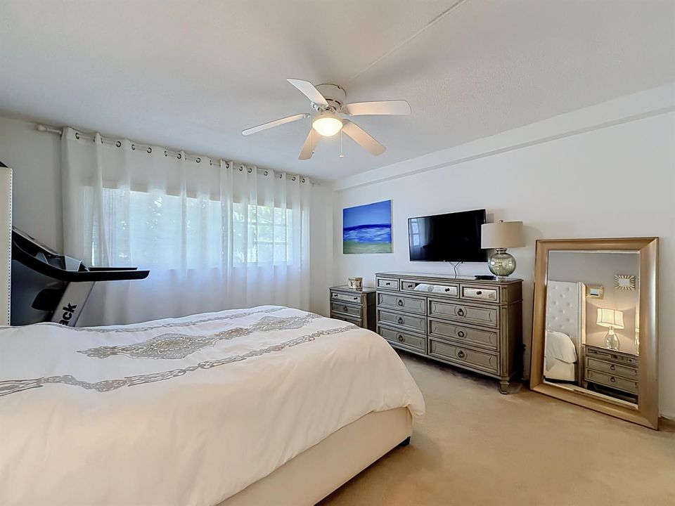 2121 NE 68th Street #109-60