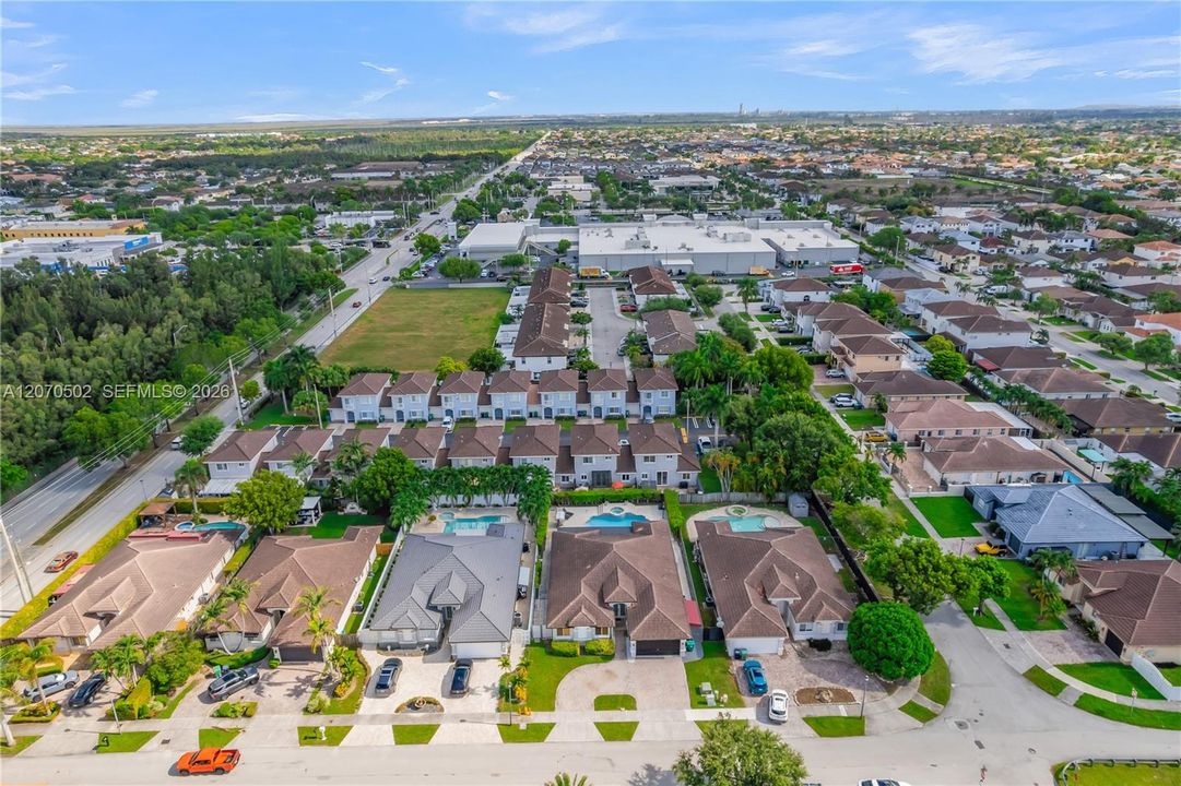 For Sale: $1,100,000 (4 beds, 3 baths, 2736 Square Feet)