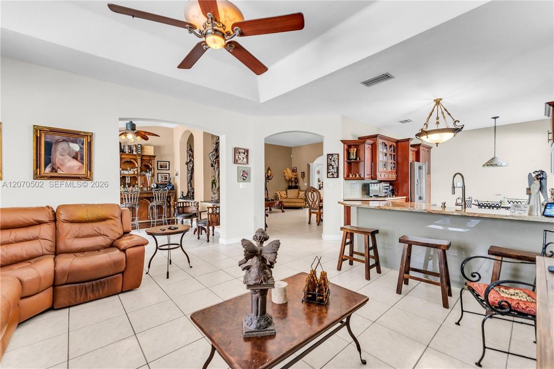 For Sale: $1,100,000 (4 beds, 3 baths, 2736 Square Feet)