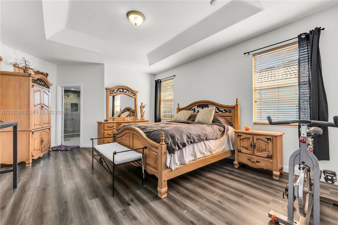 For Sale: $1,100,000 (4 beds, 3 baths, 2736 Square Feet)