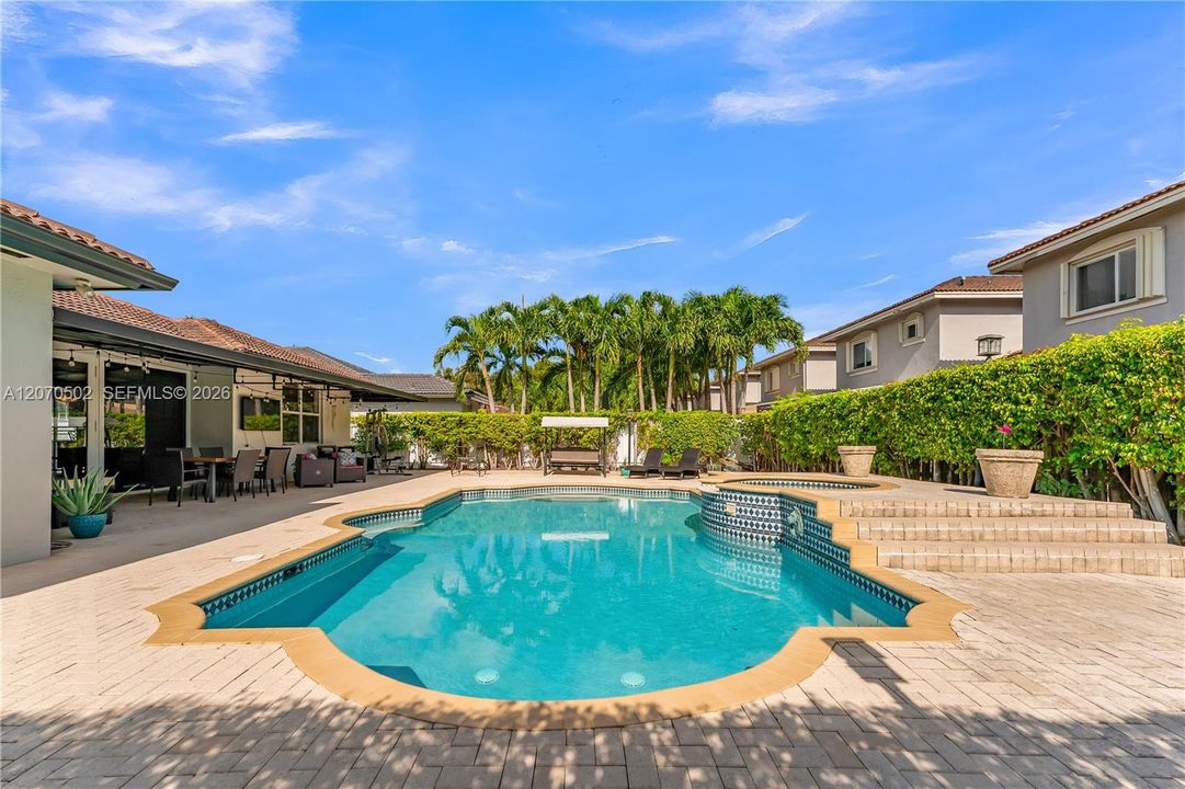 For Sale: $1,100,000 (4 beds, 3 baths, 2736 Square Feet)