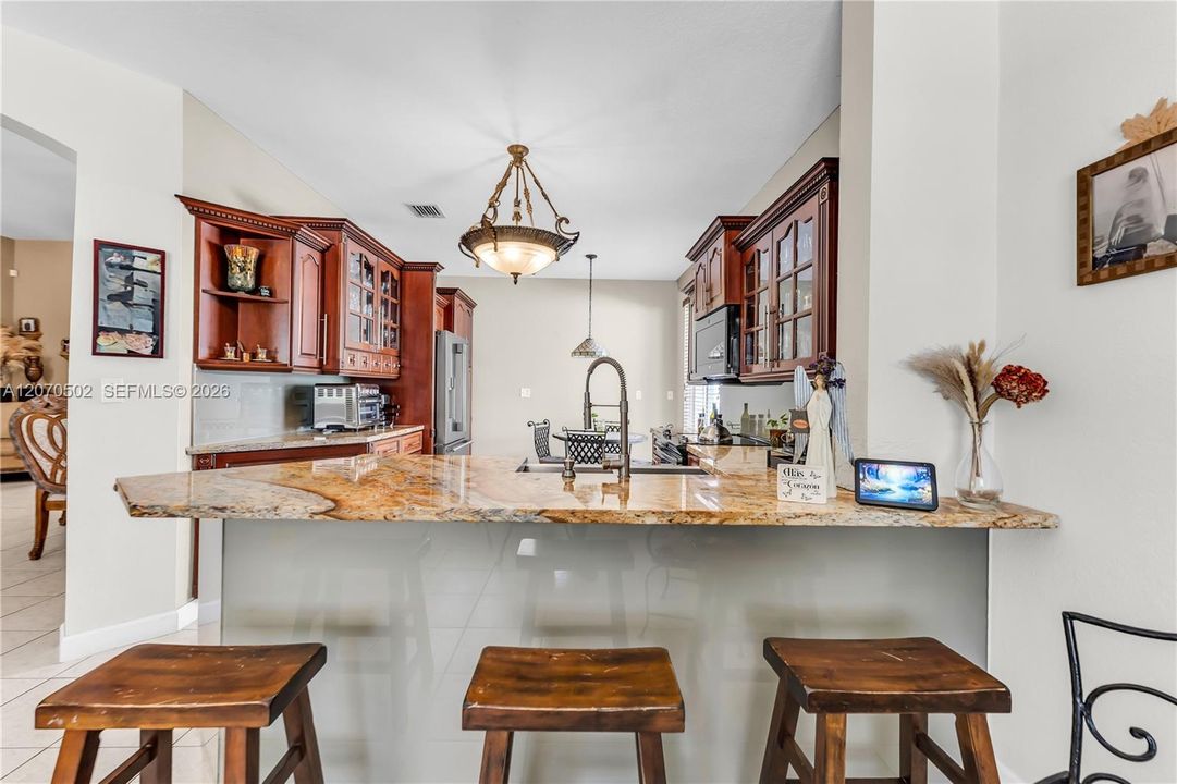 For Sale: $1,100,000 (4 beds, 3 baths, 2736 Square Feet)