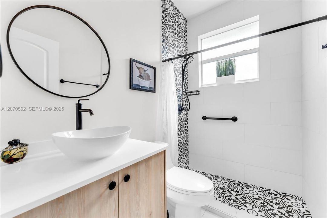 For Sale: $1,100,000 (4 beds, 3 baths, 2736 Square Feet)