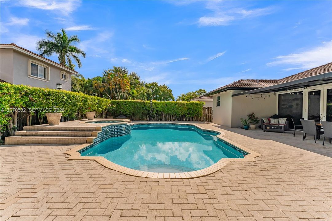 For Sale: $1,100,000 (4 beds, 3 baths, 2736 Square Feet)
