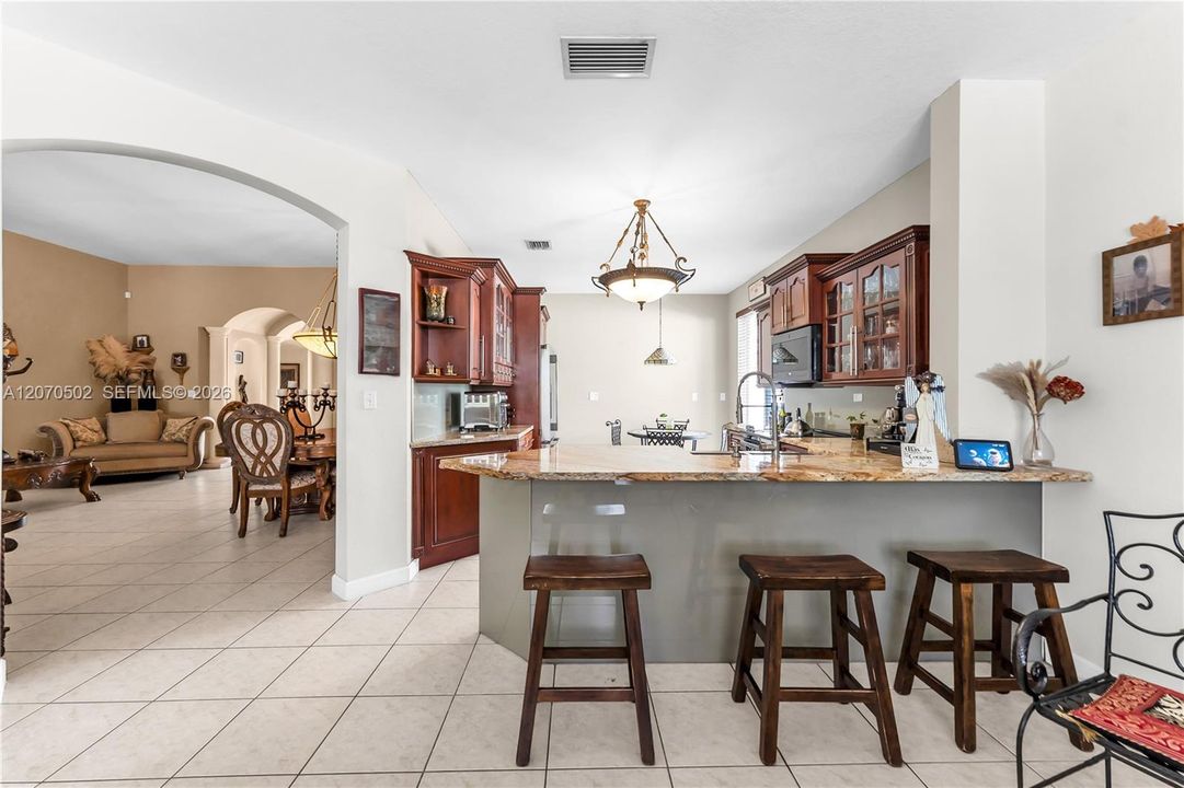 For Sale: $1,100,000 (4 beds, 3 baths, 2736 Square Feet)