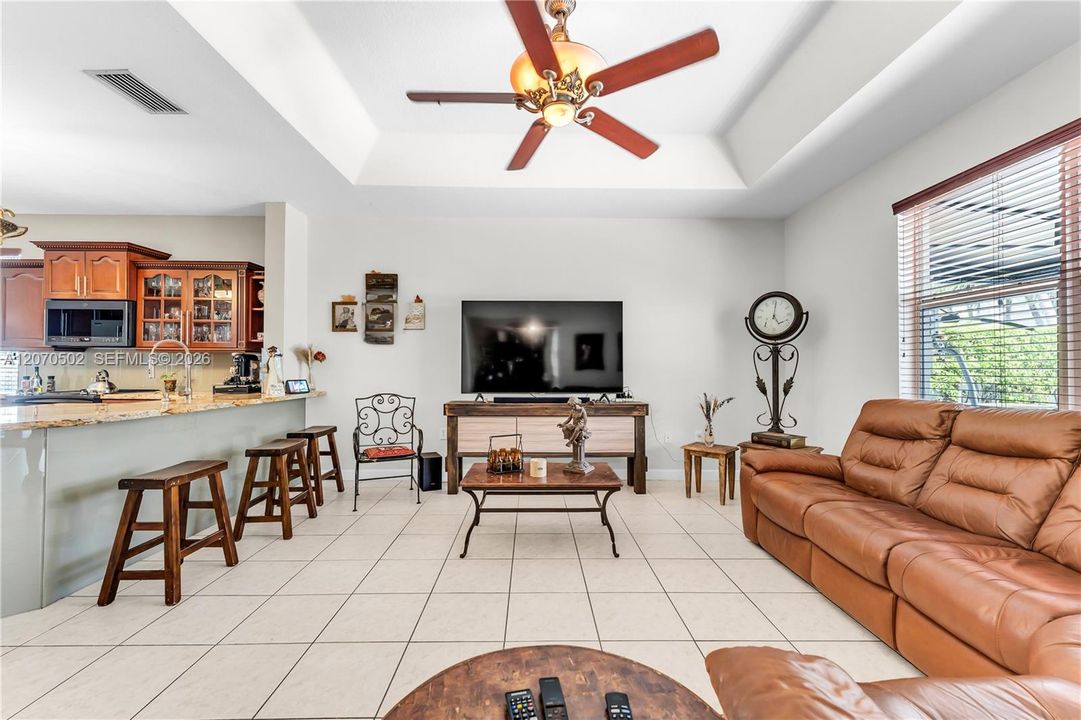 For Sale: $1,100,000 (4 beds, 3 baths, 2736 Square Feet)