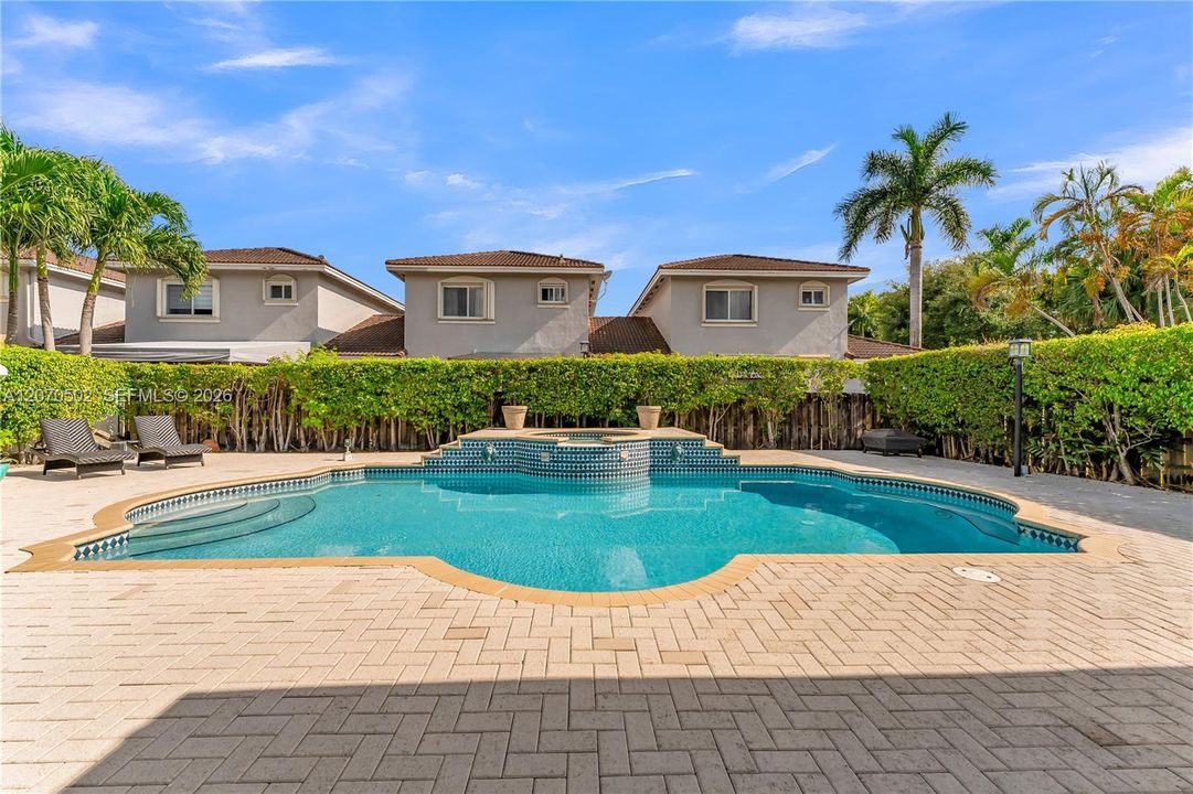 For Sale: $1,100,000 (4 beds, 3 baths, 2736 Square Feet)