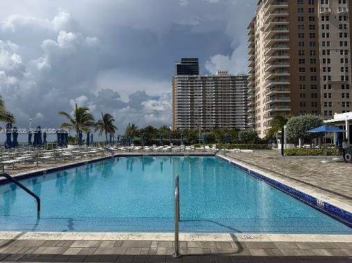 For Sale: $569,000 (2 beds, 2 baths, 1350 Square Feet)